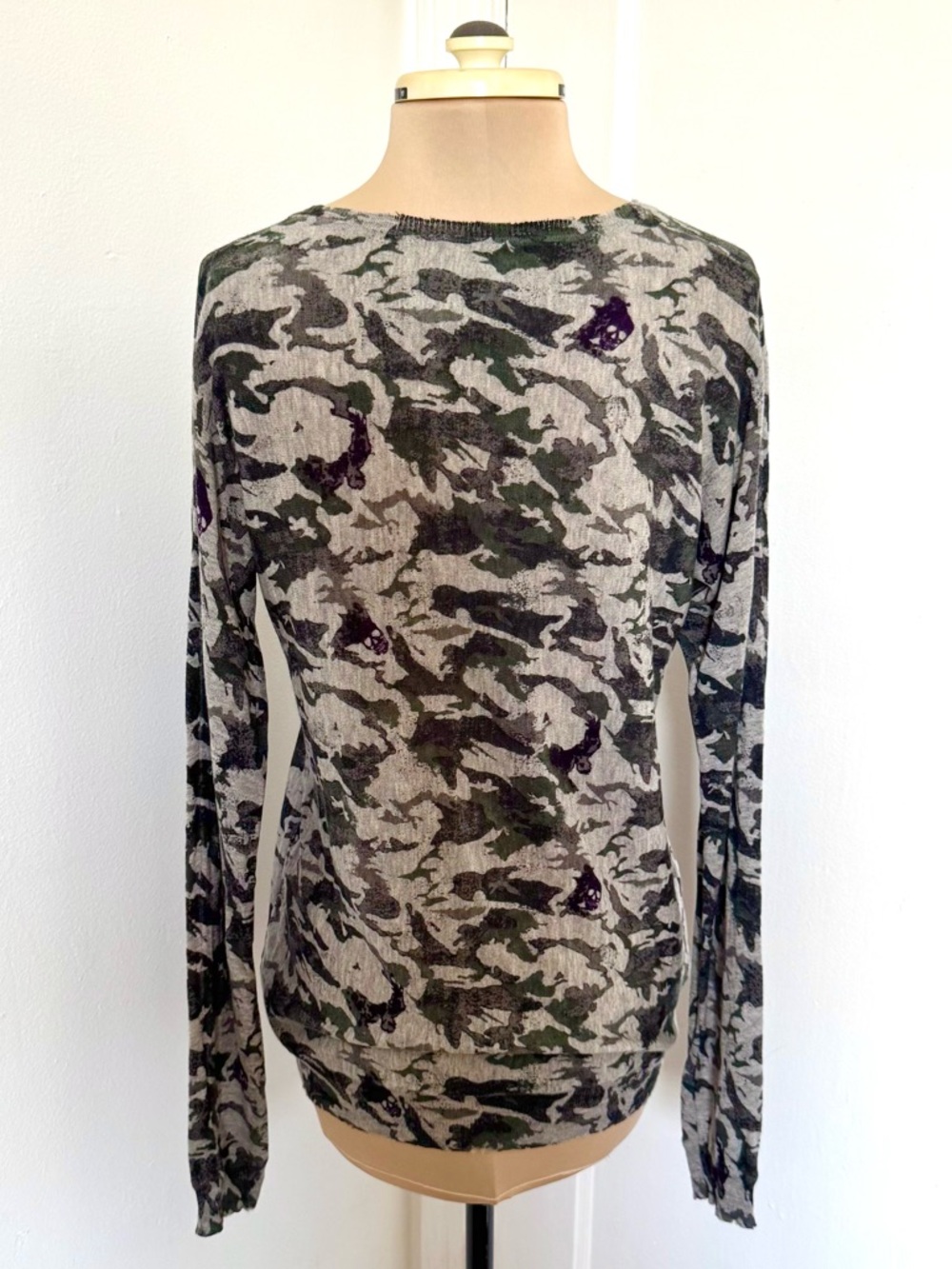 Zadig & Voltaire Gray Camo and Skulls Print Cashmere Sweater size M - Picture 4 of 14